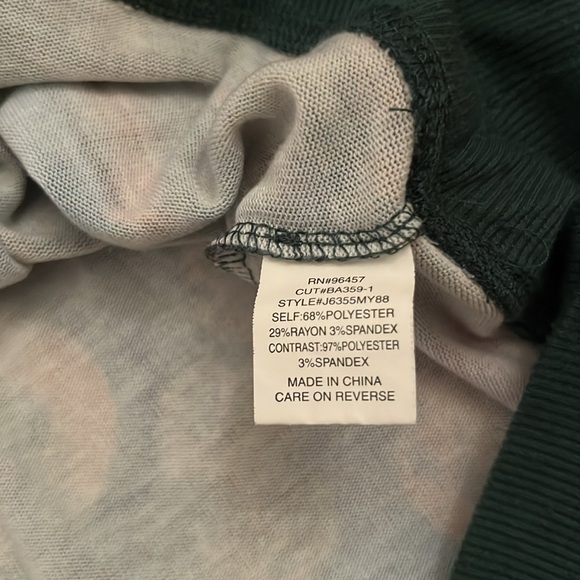 Eyeshadow Lightweight Holiday Sweater - Picture 5 of 6